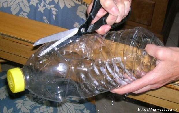 Фидер из пластиковых бутылок для кормления домашних питомцев (5) (550x350, 118Kb)