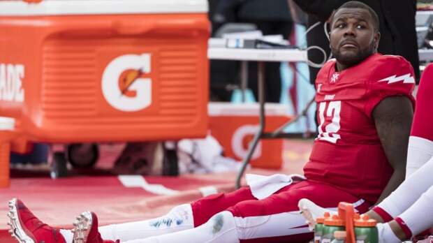 Cardale Jones sits on the sidelines during a Defenders game.