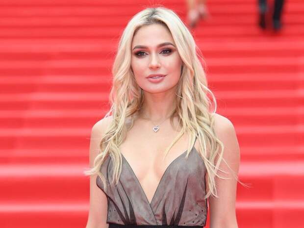 «Кого должна хотеть видеть рядом с собой красивая, самодостаточная девушка? «Васю в дырявых трусах»?»: Алена Водонаева встала на защиту Натальи Рудовой