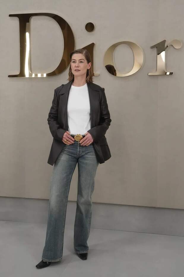 Неделя моды в Париже: Памела Андерсон, Дженнифер Лоуренс и Джонни Депп Неделя моды в Париже: Памела Андерсон, Дженнифер Лоуренс и Джонни Депп