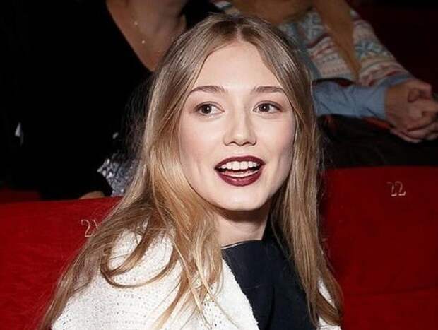 Оксана Акиньшина назвала феминизм «проблемой некрасивых женщин» Оксана Акиньшина назвала феминизм «проблемой некрасивых женщин»