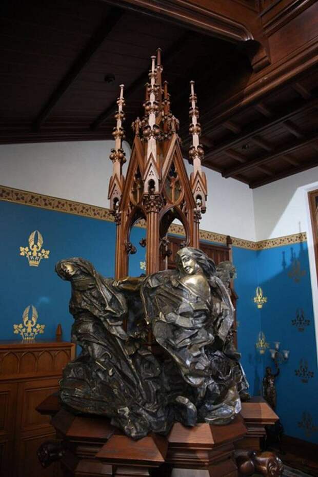 Скульптура Врубеля «Роберт и монахини». Фото Юрия Феклистова