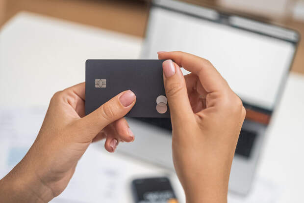 Финансист Бурденко: кредитки становятся невыгодными для россиян