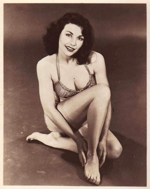 The 1950s Coolest Bikini Beauties (16).jpg