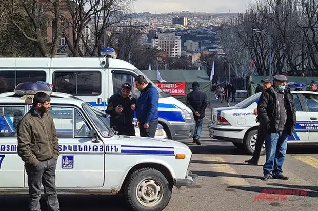 В Армении оппозиция объявила о бессрочной акции протеста