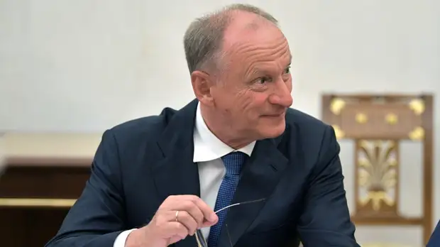 Патрушев обсудил вопросы безопасности с генсеком Совбеза Японии