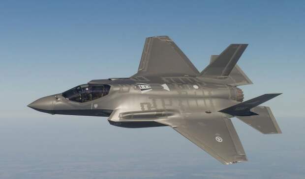 Каким образом Россия пытается сделать американские F-22 и F-35 устаревшими подобно линкорам
