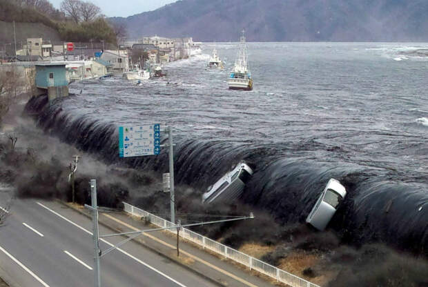 Мощь цунами.