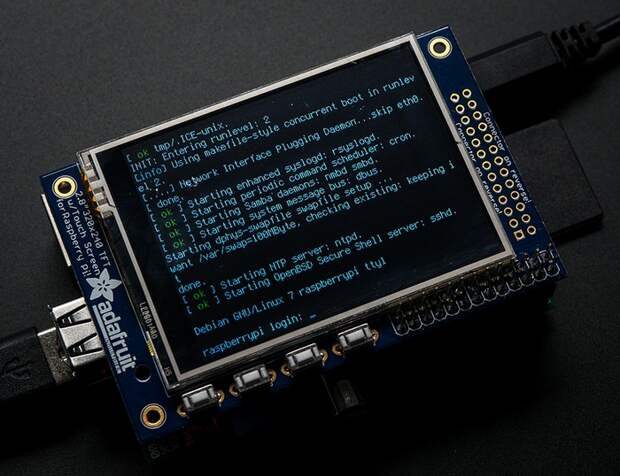 Плата Raspberry Pi с миниатюрным экраном