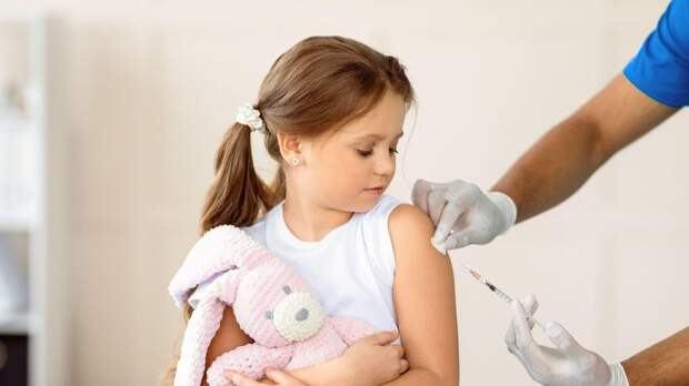 9 важных вопросов о детских прививках. Отвечает биолог Антонина Обласова