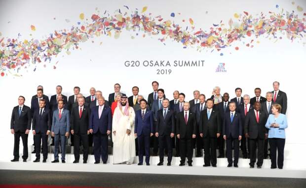 Совместное фотографирование глав делегаций государств – участников «Группы двадцати», приглашённых государств и международных организаций