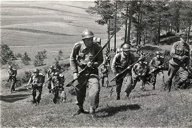 Польские войска в наступлении в 1920 году. Фото: Getty Images / Fotobank.ru