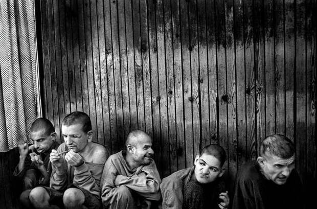Сумасшедшие дома в Сербии повергли фотографа в шок