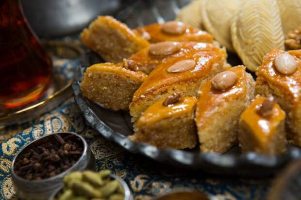 Пахлава с миндалем