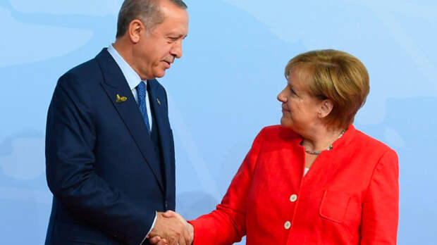 Трамп примирил заклятых друзей — Меркель и Эрдогана