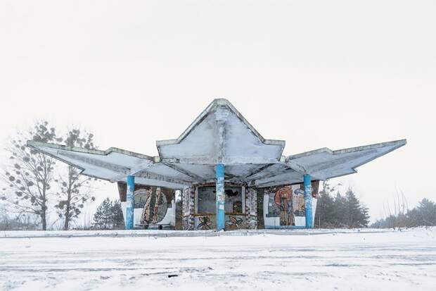 Советские автобусные остановки глазами канадского фотографа Кристофер Хервиг, в мире, жизнь, остановки, фотограф