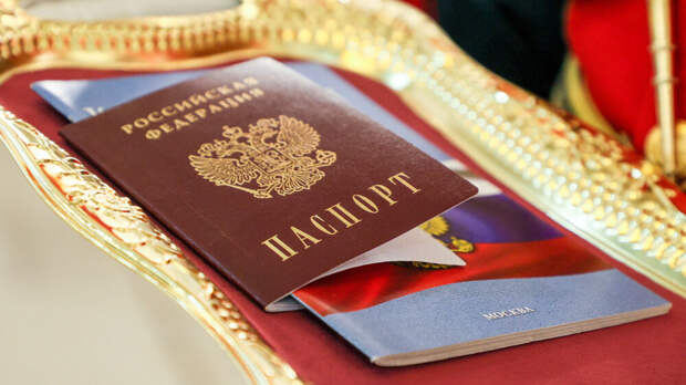 Путин присвоил гражданство России правнуку Льва Толстого