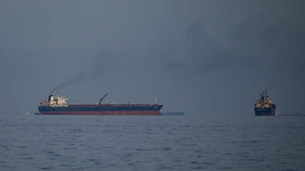 Американский танкер загорелся у берегов ОАЭ