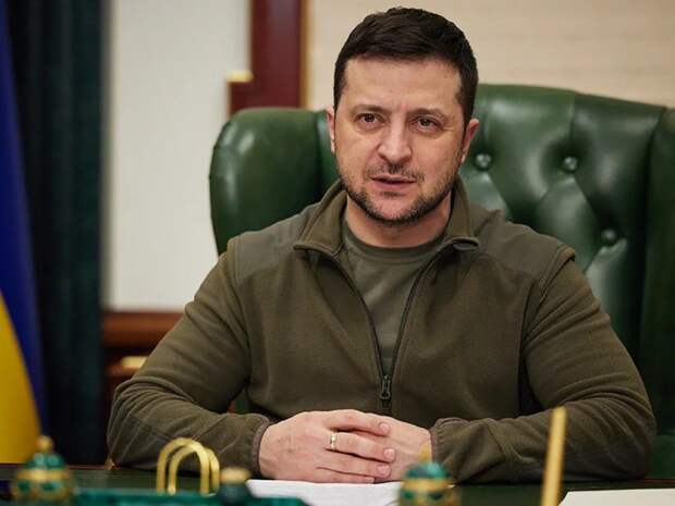 Зеленский заявил о начале масштабного наступления ВС РФ: Киев в панике от 80-километровой колонны военных грузовиков (ФОТО)