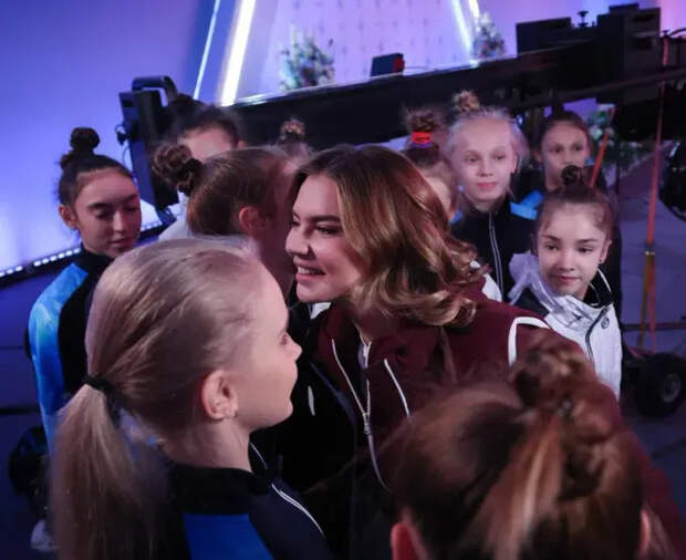 Алина Кабаева с гимнастками