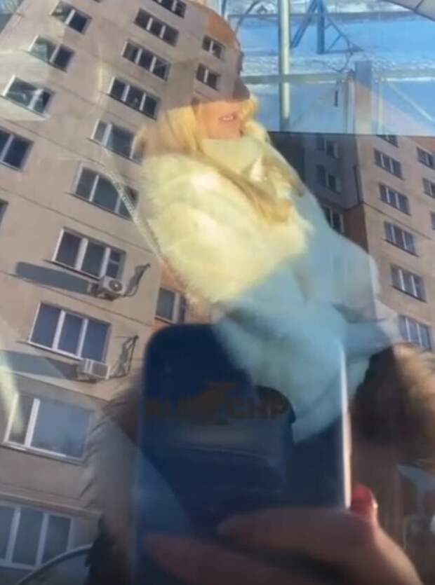 Упрямая блондинка на "Тойоте" в Пензе не пожелала уступить дорогу и спровоцировала затор