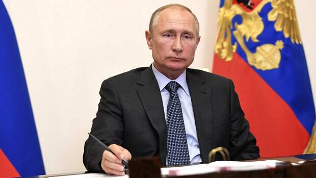 Путин заявил, что в преддверии переговоров с Макроном накопилось много вопросов