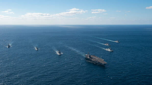 США перемещают на Ближний Восток авианосную ударную группу