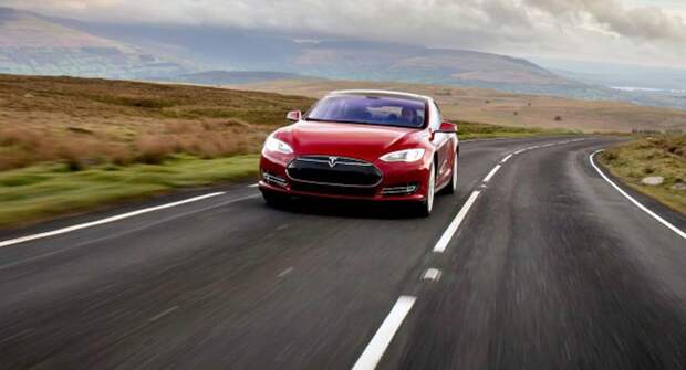 Подержанные Tesla продают в США дороже новых