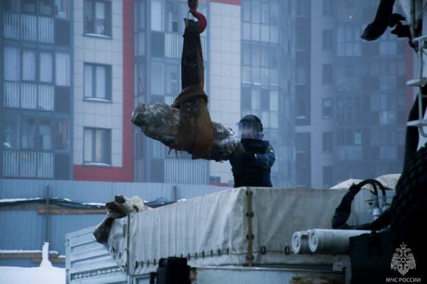 Сотрудники МЧС России в Санкт-Петербурге уничтожили взрывоопасный предмет времен Великой Отечественной войны