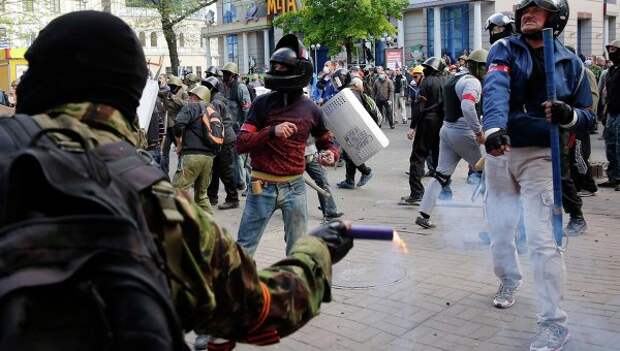 Политологи: время диалогов по Украине прошло, нужно пресекать насилие