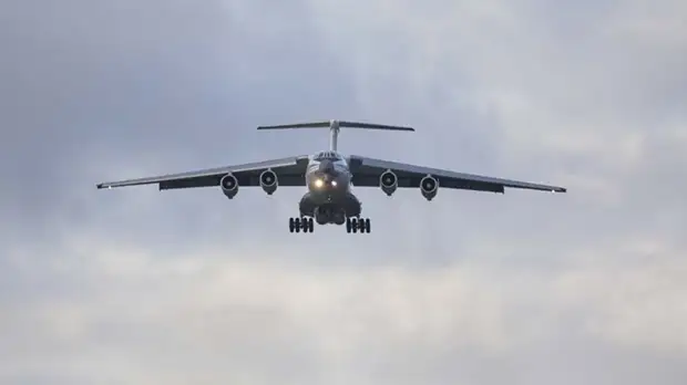 Военно-транспортная авиация Минобороны доставит россиян из Алма-Аты домой