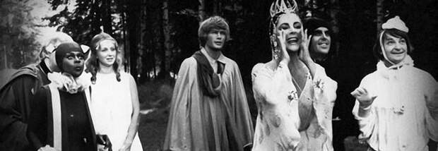 Маргарита Терехова, Элизабет Тейлор и Георгий Вицин, 1976 год Маргарита Терехова, Элизабет Тейлор и Георгий Вицин, 1976 год