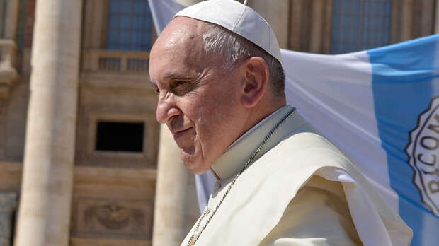 Папа Римский извинился за оскорбления в адрес геев