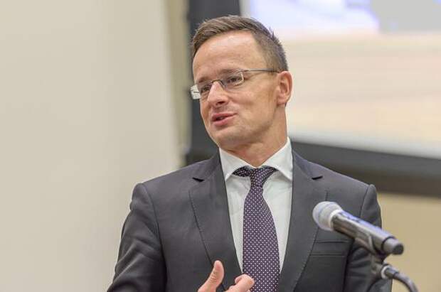 Глава МИД Сийярто: Венгрия выступает против отправки войск НАТО на Украину