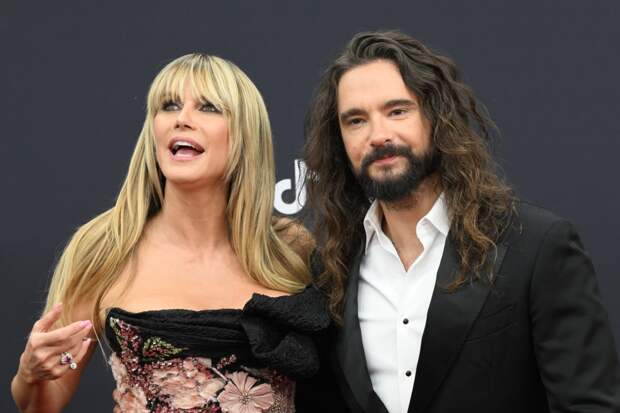 Папарацци сняли интимный момент полуобнаженной Хайди Клум с мужем