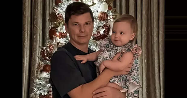 Андрей Аршивин проводит новогодние праздники с возлюбленной Анной Петрушиной и их дочерью