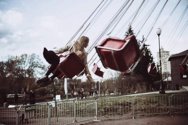 В Ставрополе люди повисли вниз головой из-за инцидента с аттракционом