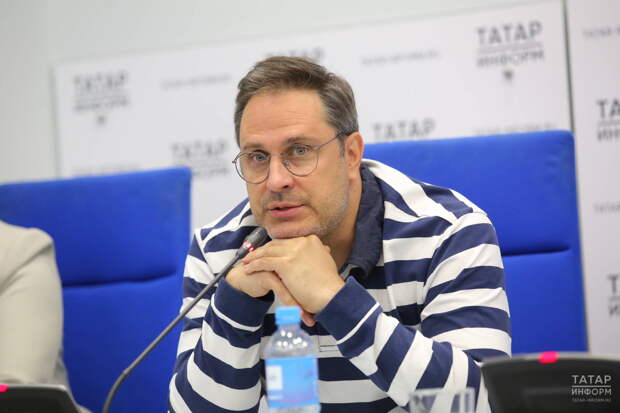 Актера и режиссера Илью Славутского торжественно приняли в Союз фотографов РТ