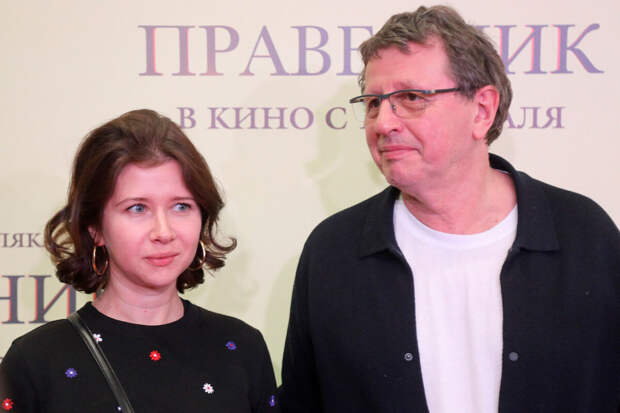 Жена телеведущего Михаила Ширвиндта призналась, что улетела из России