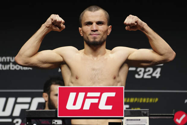 Умар Нурмагомедов победил Дейвесона Фигередо на турнире UFC 324