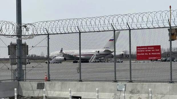 РИА Новости: борт парламентской делегации России вылетел из Вашингтона