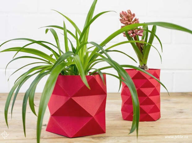 Декор вазы для цветов в стиле оригами