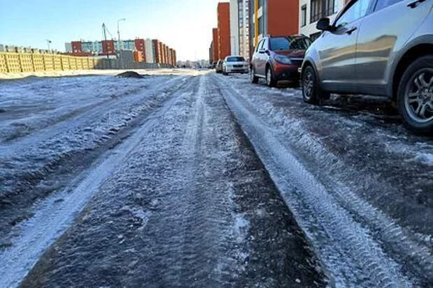 Москвичей предупредили об опасной гололедице на дорогах столицы