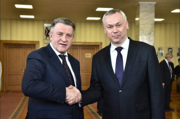 Отчетный доклад губернатора Андрея Травникова единогласно одобрили депутаты Законодательного собрания