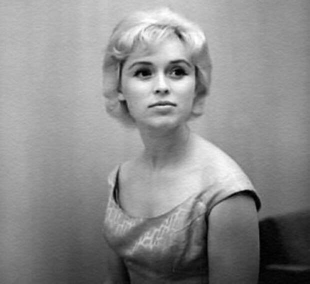 Одна из самых талантливых советских актрис Валентина Хмара ушла в 51 год, одинокая и всеми забытая