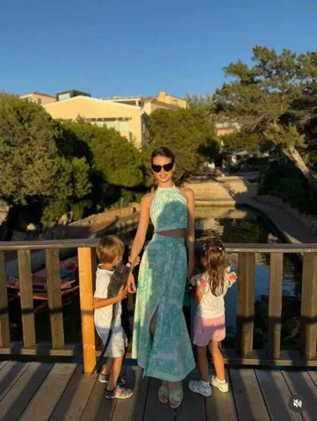 Юлия Полячихина с детьми