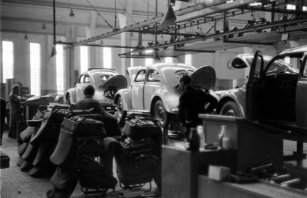 Завод Volkswagen в 1951 году volkswagen, завод, ретро фото