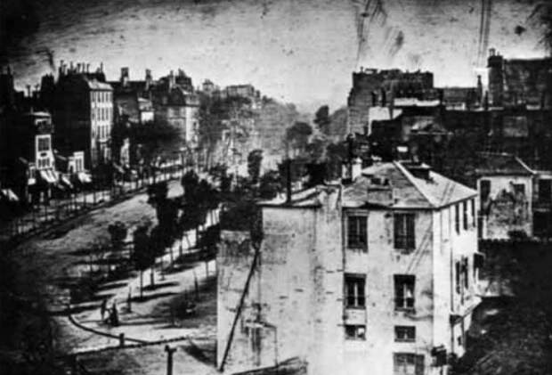 Парижский бульвар. 1839 год - технологии доведены до совершенства. Теперь можно использовать и зарабатывать денежки! 