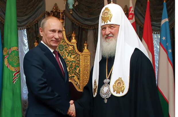 Путин и патриарх Кирилл обменялись подарками, и это вызвало критику