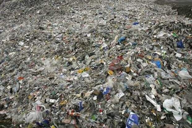 Гигантский остров мусора в Тихом океане.